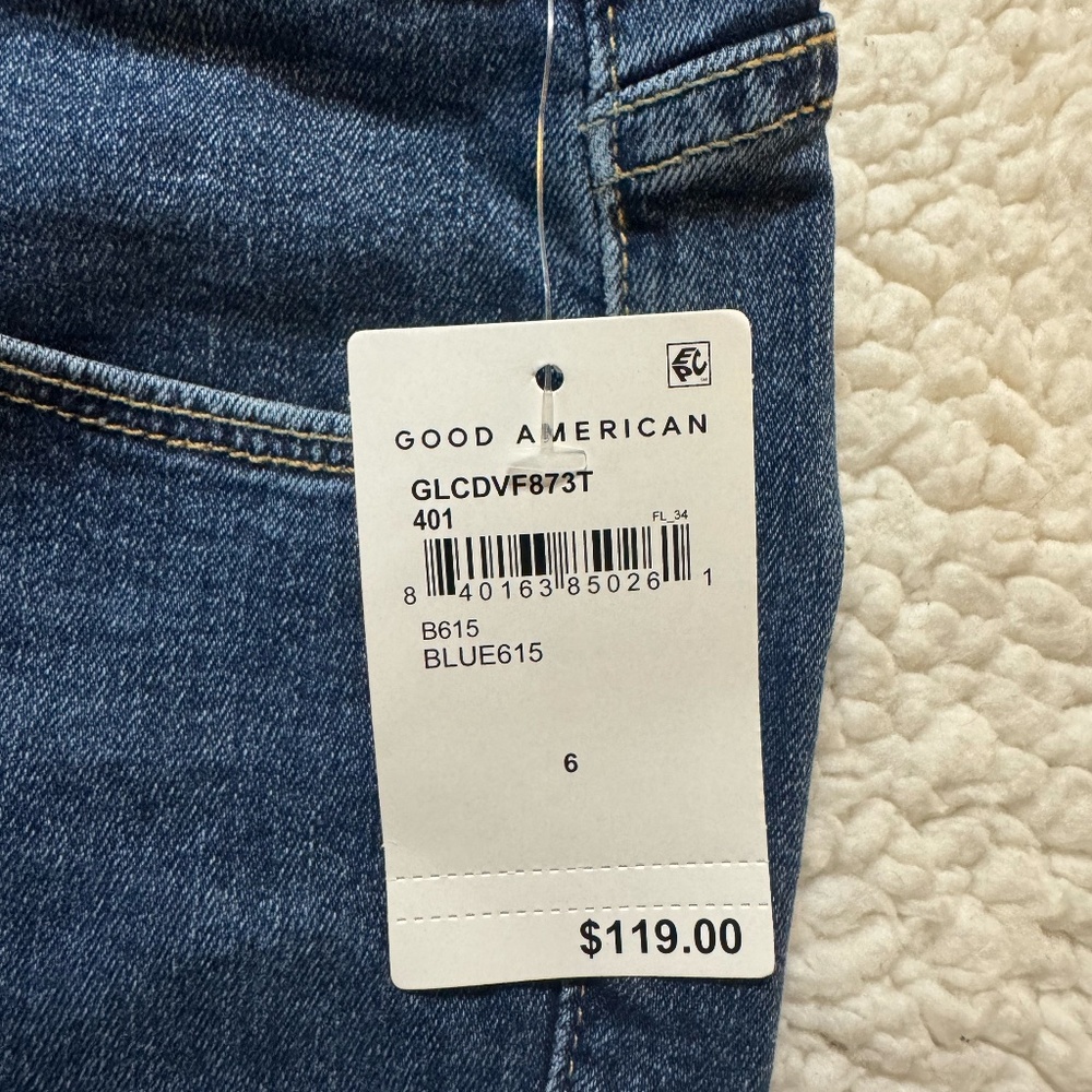 Good American Good Legs Crop Jeans - Picture 2 of 8